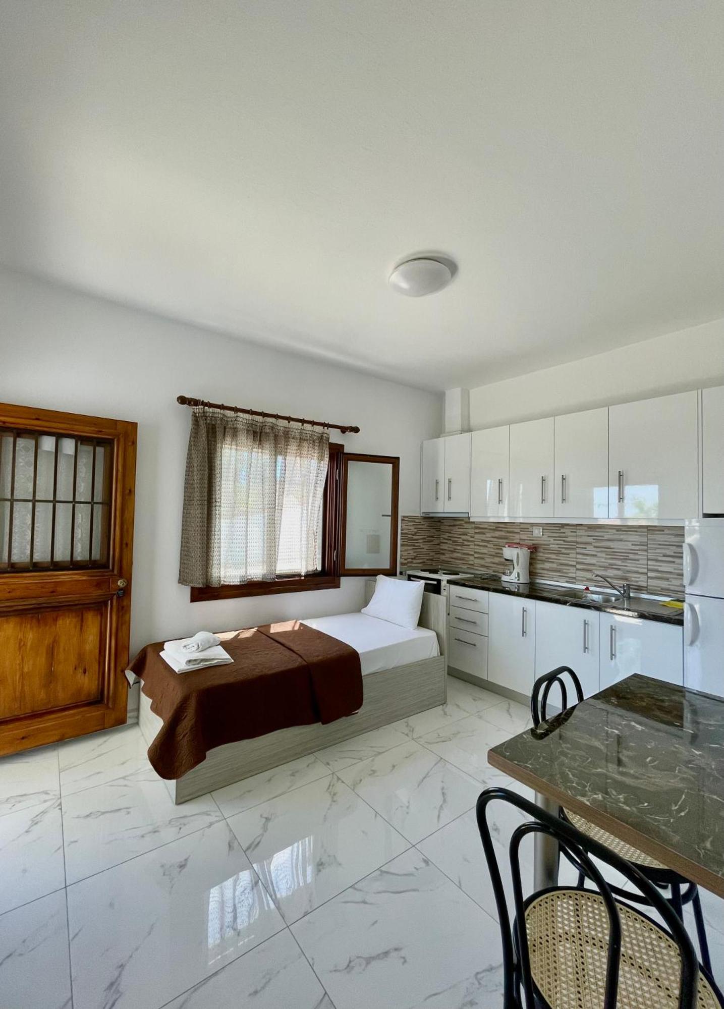 Anna Dani Apartments Vourvourou Exterior foto